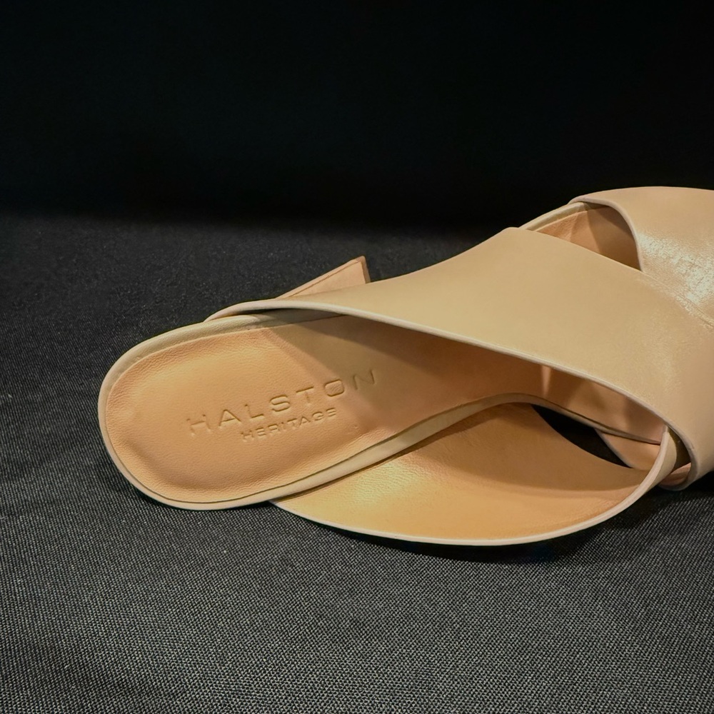 Halston Heritage Tan Heels Elegant Mule Design - Picture 12 of 14